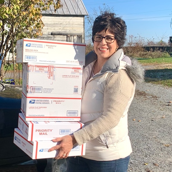 Meet the Posher, Lauren 🌸LIVE Shows & Exquisite Brands👠 - Picture 16 of 16